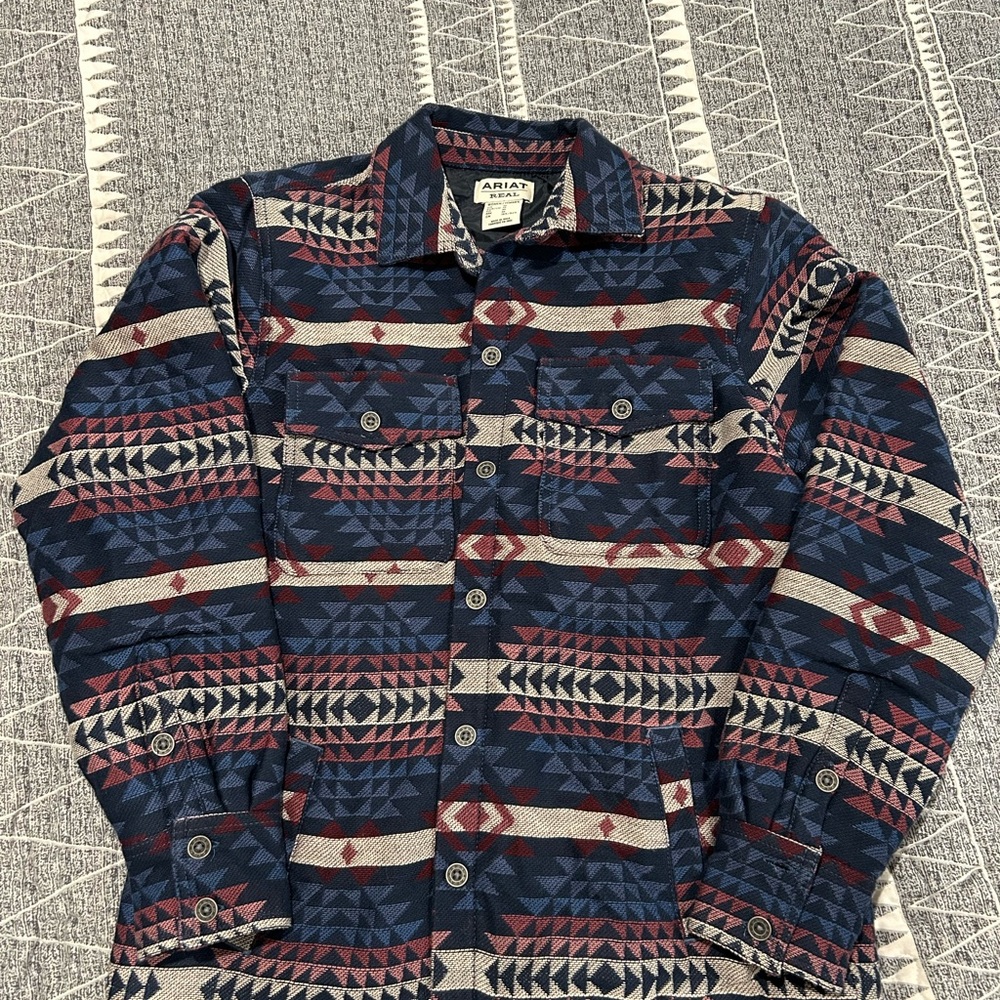 NWOT Ariat Blue and pink Women's Shacket
Shirt Jacket Mountain peak